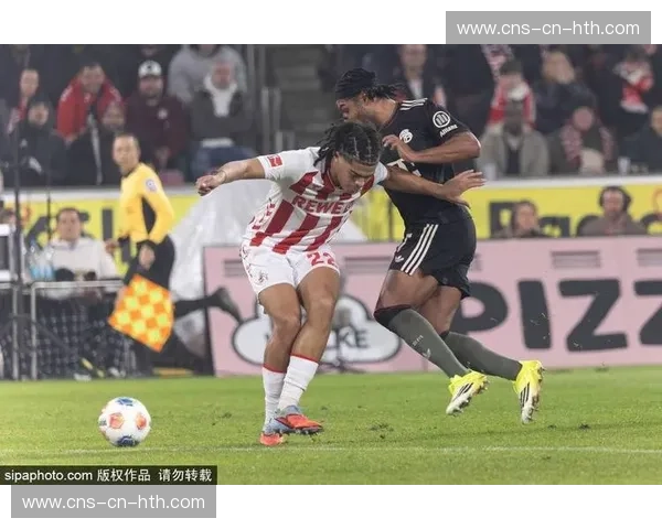 拜仁半场3-1领先十人霍芬海姆,迪亚斯造点兼破门 拜仁半场3-1领先十人霍芬海姆,迪亚斯造点兼破门